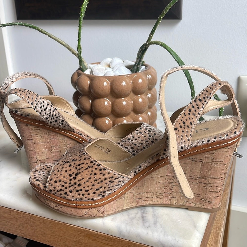 Cheetah print cork Wedge shoes Size 8.5
